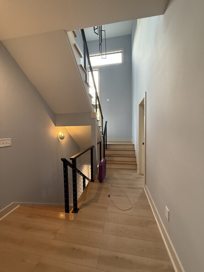 Building Photo - 1073 Hemphill Ave NW