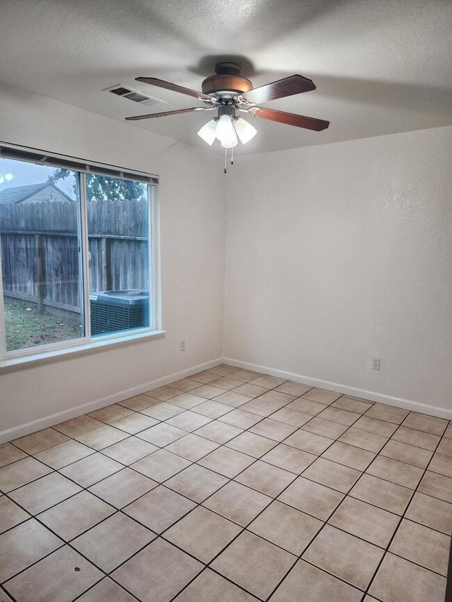 Building Photo - 1953-1955 Glen Ridge Dr