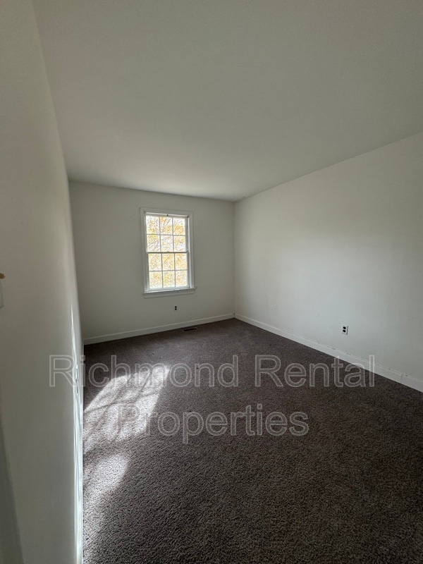 Building Photo - 2241 Kingsbrook Dr