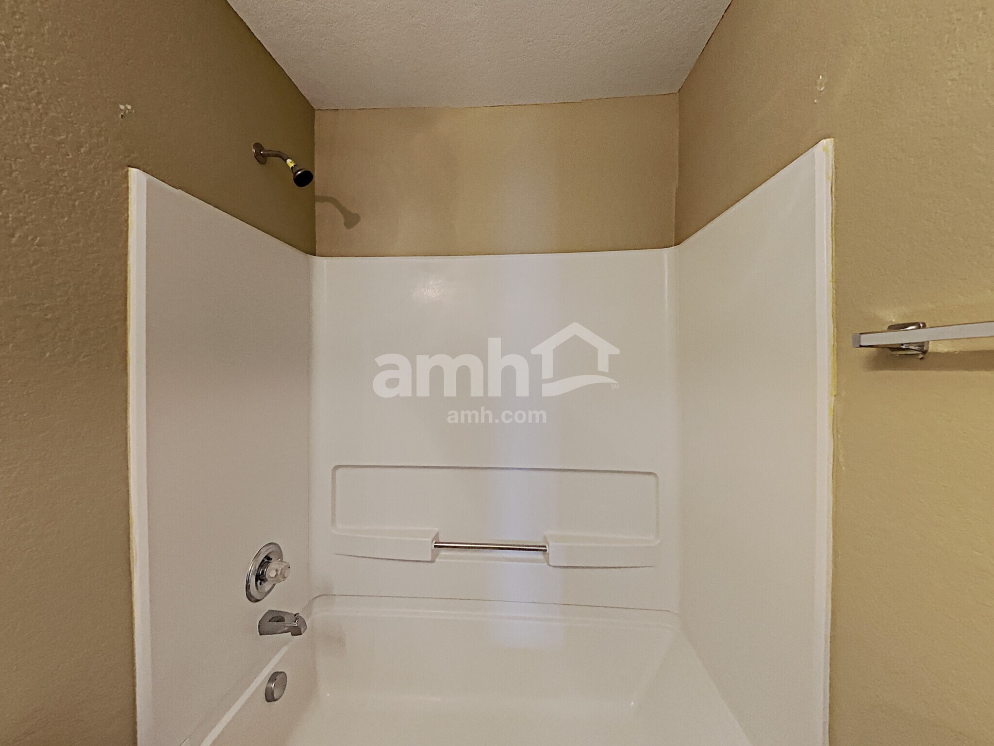 Building Photo - 1303 Range Fld