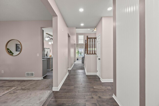 Building Photo - 5935 Pondview Ct