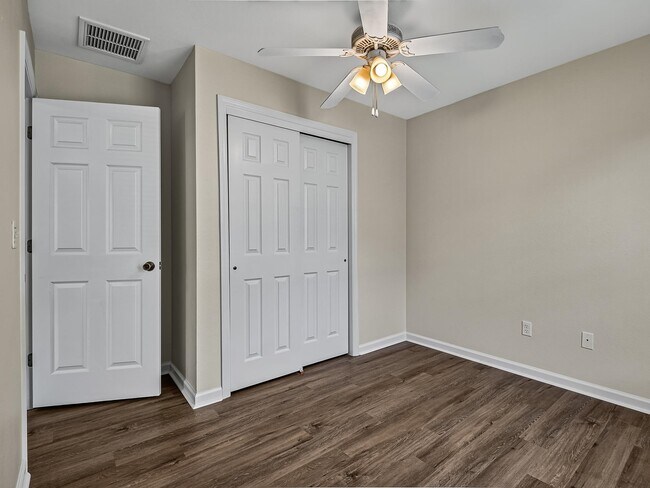 Building Photo - 96 Cochise St