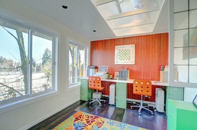 Building Photo - 3Bd/2Ba Montlake Home
