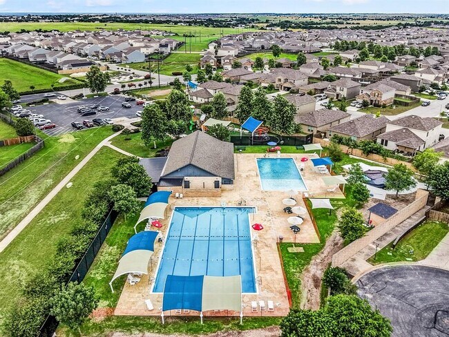 Building Photo - 105 Drifter Ln