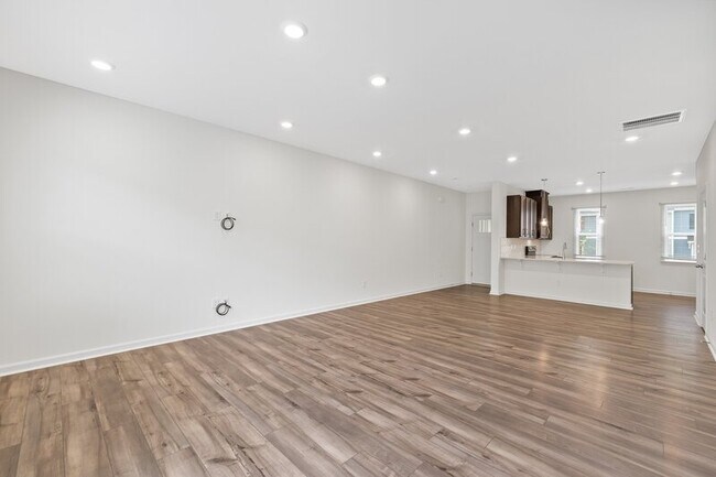 Building Photo - 3063 Spline Cir
