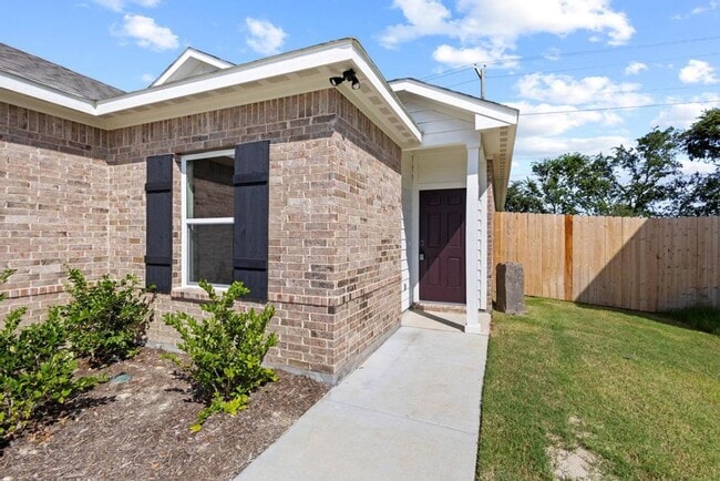 Building Photo - Brand New 3 Bed / 2 Bath Home Be the First...