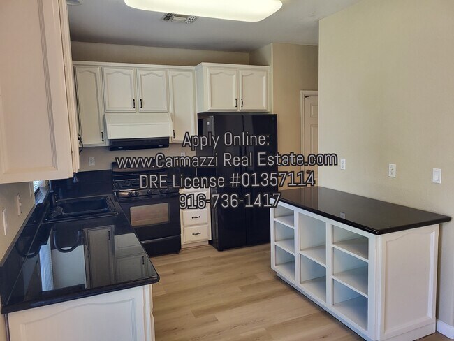 Building Photo - 1626 Loon Lake St