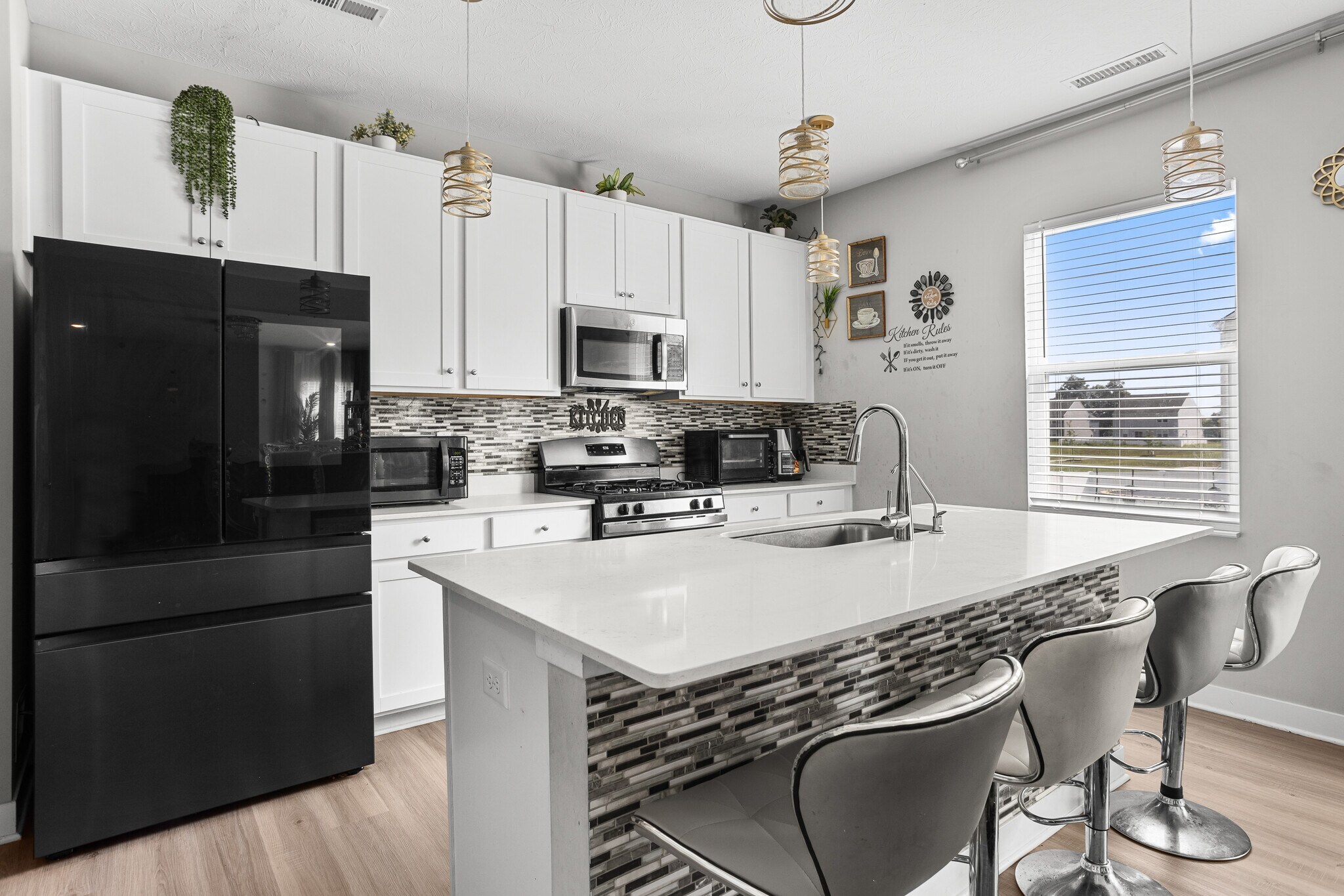 Building Photo - 7419 Hillway Dr