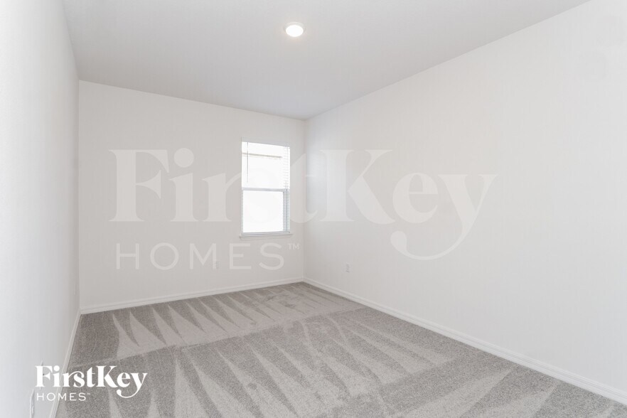 Building Photo - 519 Crown Rose Dr