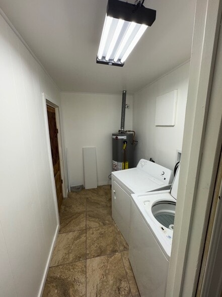 Building Photo - 1825 Mann St