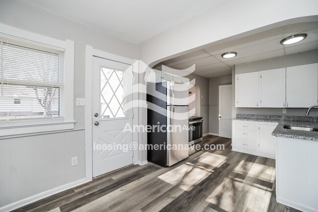 Building Photo - 1959 Barrows St