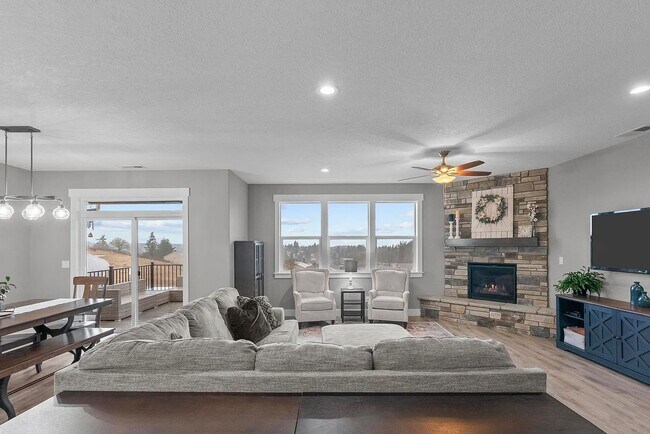 Building Photo - Modern 4BD/3BA Rental with Garage & Fenced...