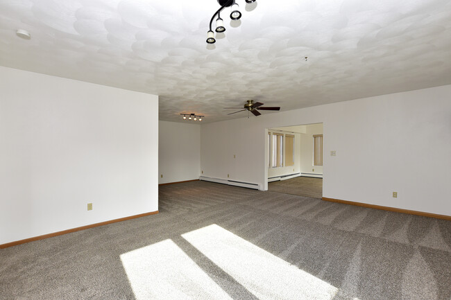 Living room. - 3571 Smith Dr