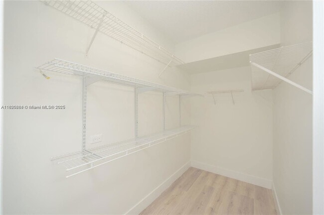 Building Photo - 2406 Centergate Dr