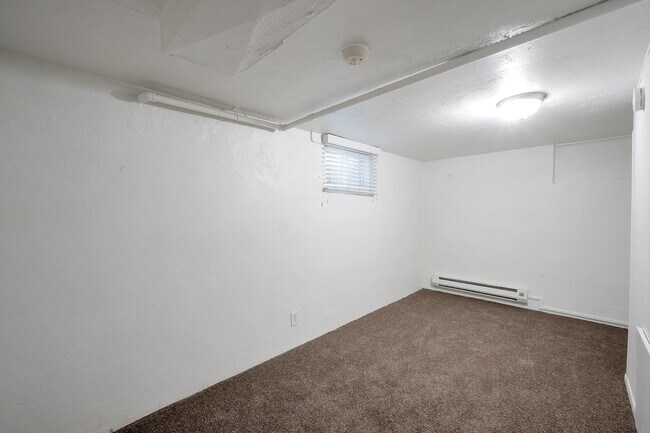 Building Photo - 127 S 1000 W