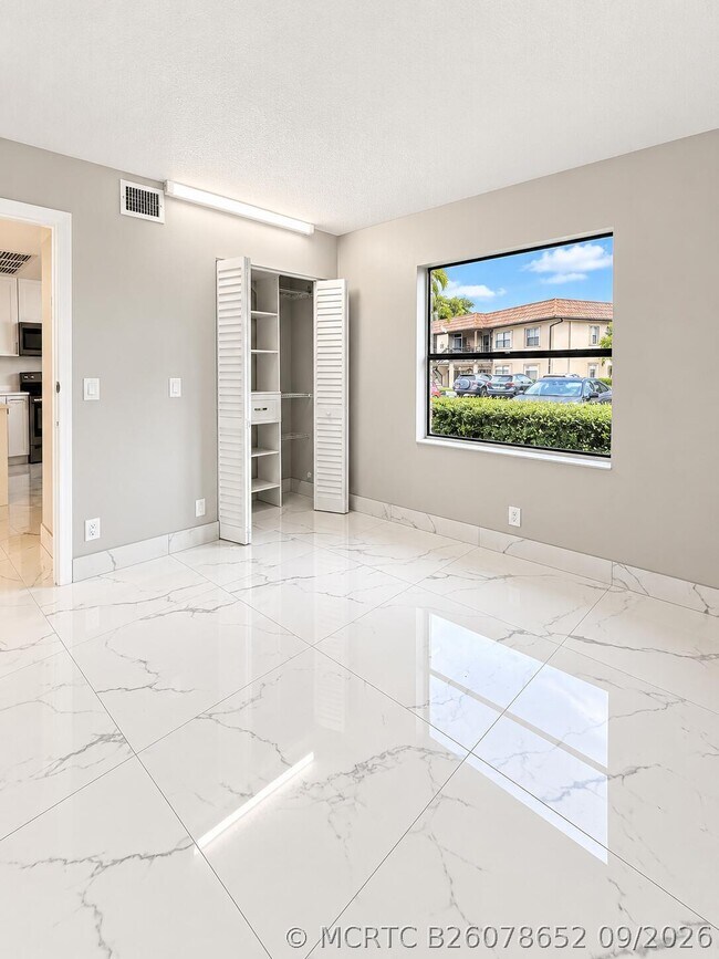 Building Photo - 7101 Golf Colony Ct