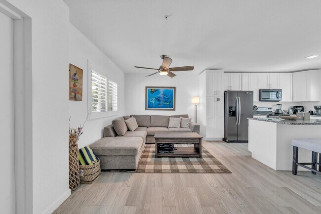 Building Photo - 10877 Overseas Hwy