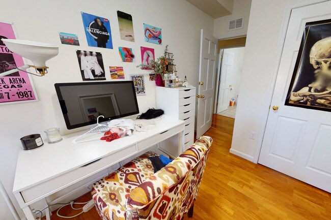 Building Photo - 1739 W Berks St