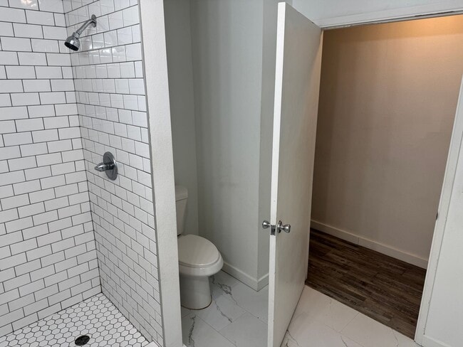 Building Photo - 1 bedroom apartment in Eugene!