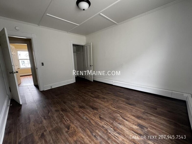 Building Photo - 8 Bellevue St