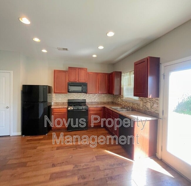 Building Photo - 149 High Point Way