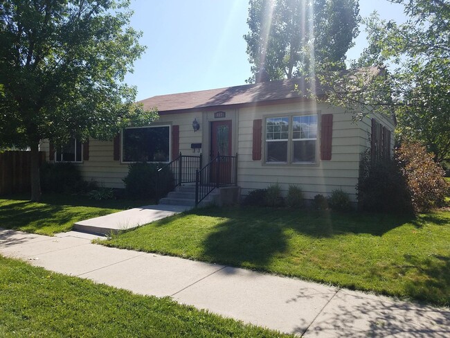 Building Photo - 817 W Highland St