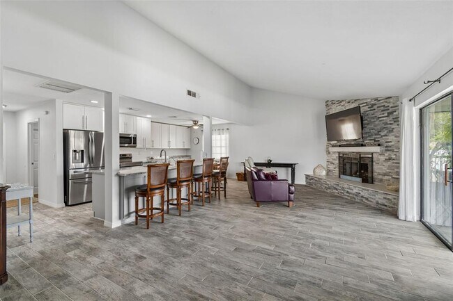 Building Photo - 5440 Leahy Ln