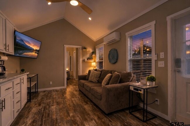 Building Photo - 10801 Harvest Wood Dr