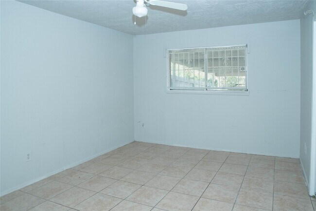 Building Photo - 12823 High Star Dr