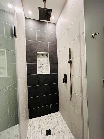 Building Photo - 182 Gay St