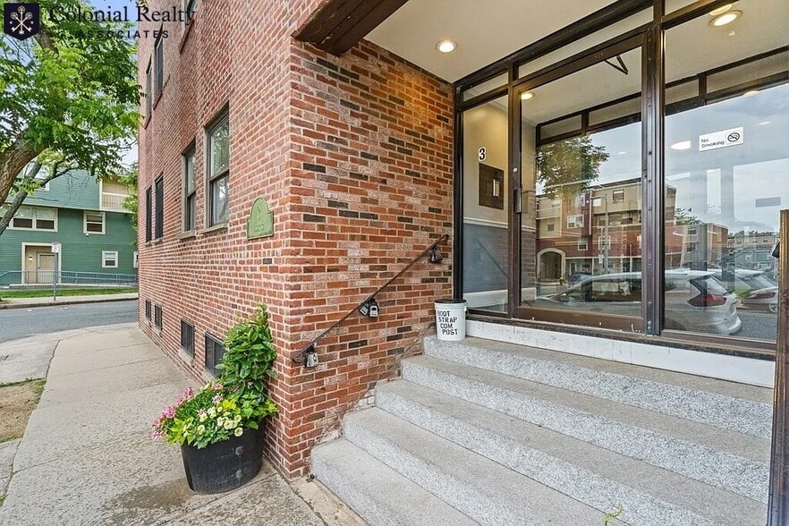 Building Photo - 3 Essex St
