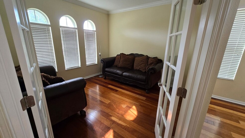 Building Photo - 302 Taxter Run Ln