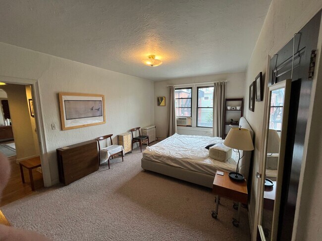 Building Photo - Fully Furnished 1 Bedroom, 1 Bathroom Cond...