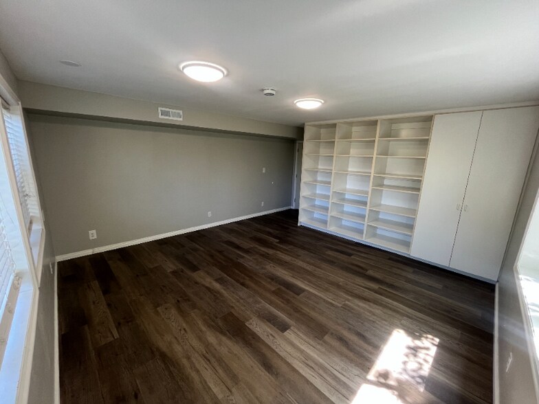 Building Photo - 6624 S Bouchelle Cv
