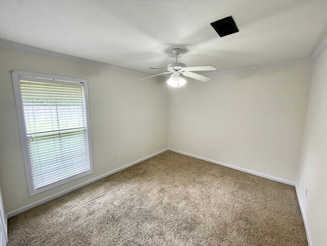 Building Photo - 111 Stapleton Dr