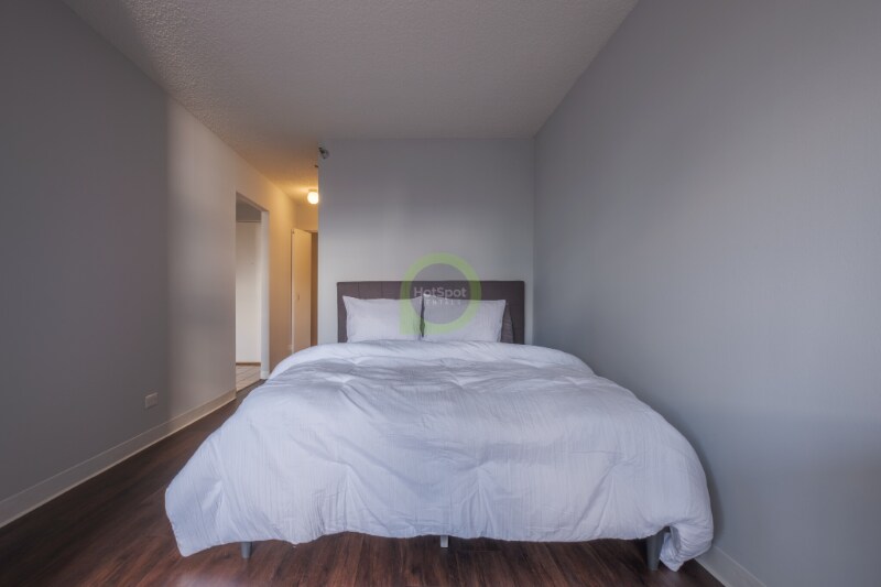 Building Photo - 454 E Ohio St