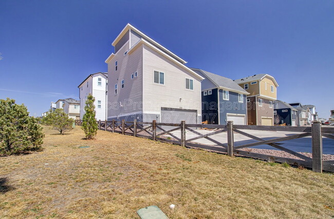 Building Photo - 5732 Thurless Ln