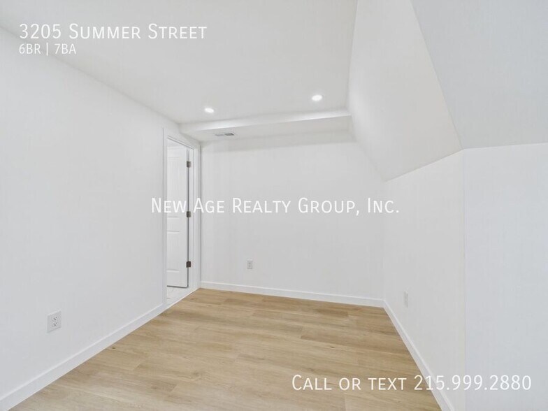 Building Photo - 3205 Summer St