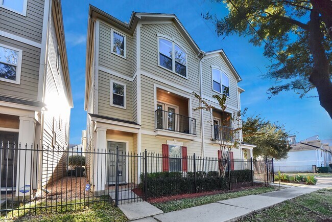 Building Photo - 1117 Palmer St