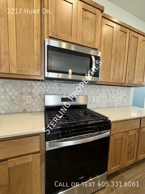 Building Photo - 3217 Hunt Ln