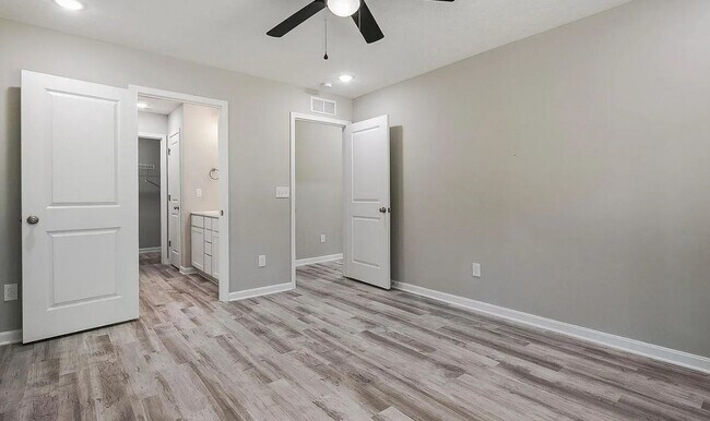 Building Photo - 4612 Clayton Terrace