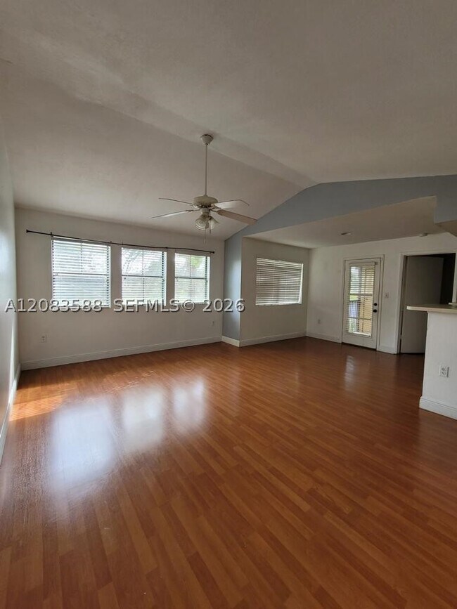 Building Photo - 10581 SW 155th Ct