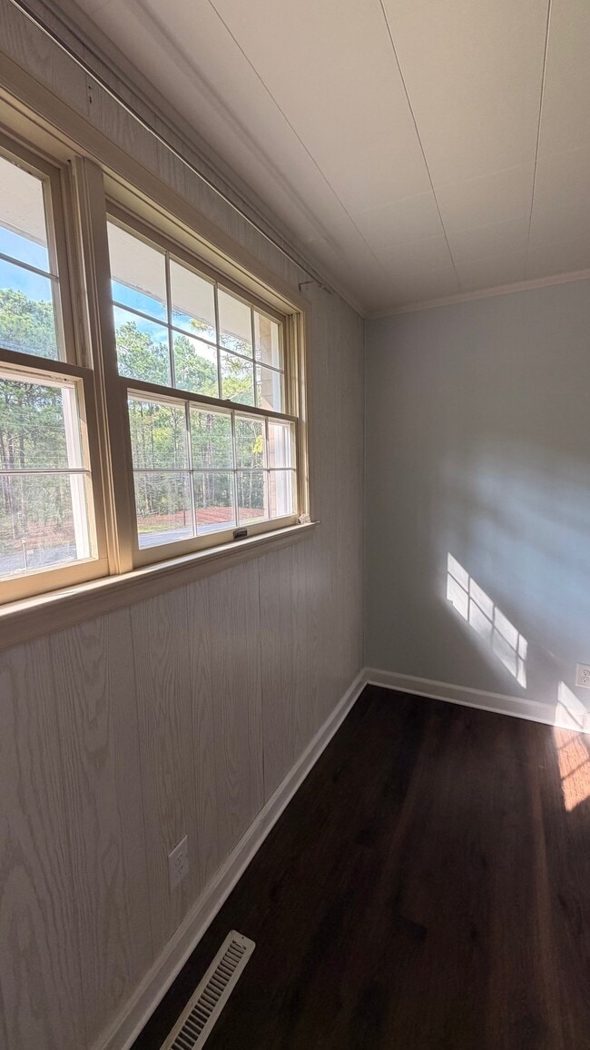 Building Photo - 825 N Saylor St
