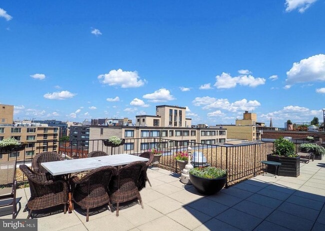 Building Photo - 1440 N St NW