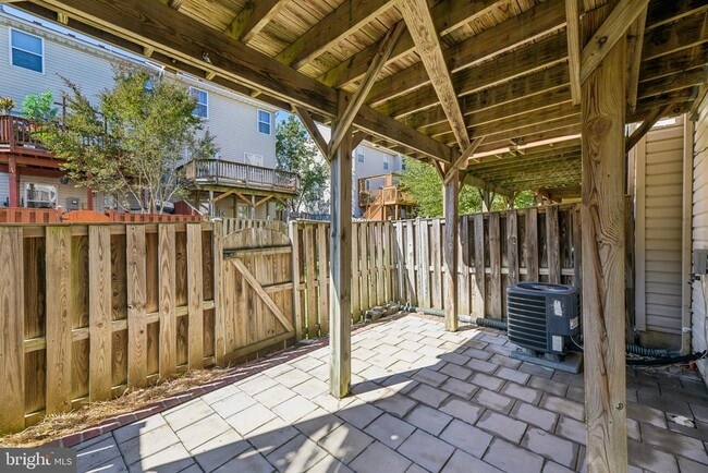 Building Photo - 6330 James Harris Way