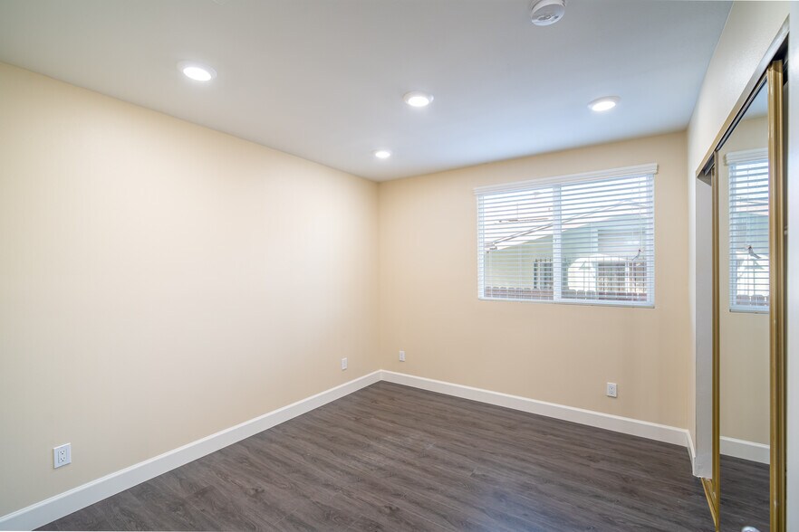 Building Photo - 3553 Sabina St