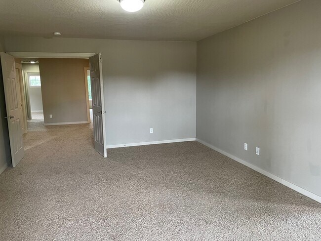 Building Photo - 2175 Mayfly St