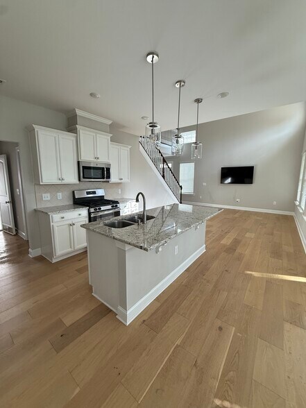 Building Photo - 335 Acorn Hollow Pl