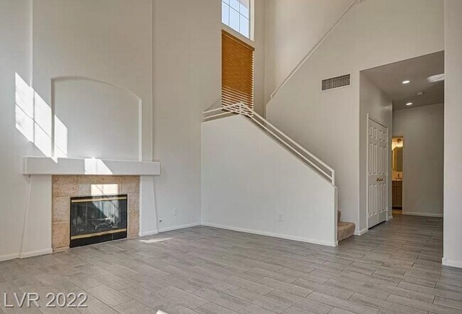 Building Photo - 1200 Valerio Ln