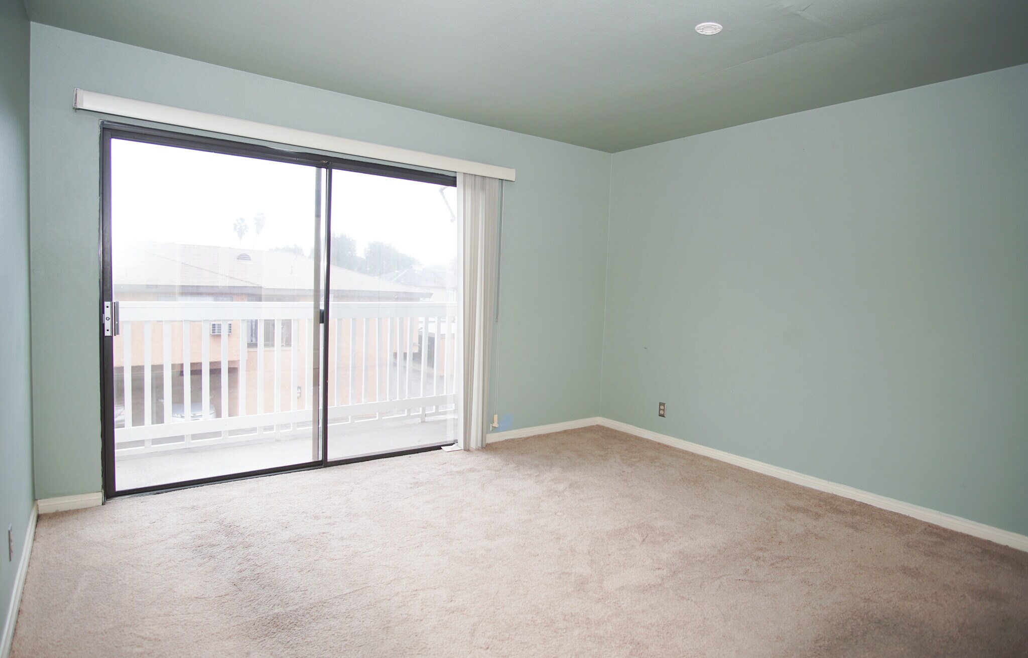 Building Photo - 1214 S Mayflower Ave
